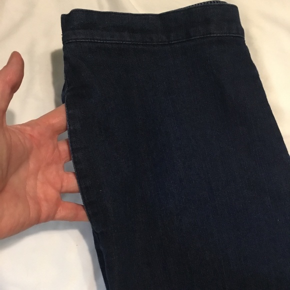 Alfred Dunner Petite Women's Denim Pull On Ankle Pants~Size 10P - Picture 2 of 5